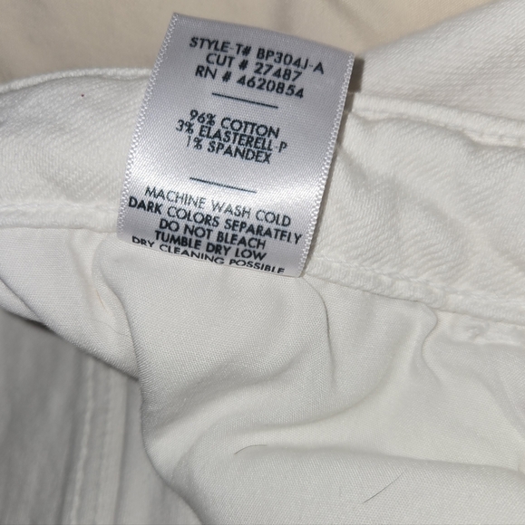 Just Black Denim | White Cropped Women's Jeans - Picture 3 of 6